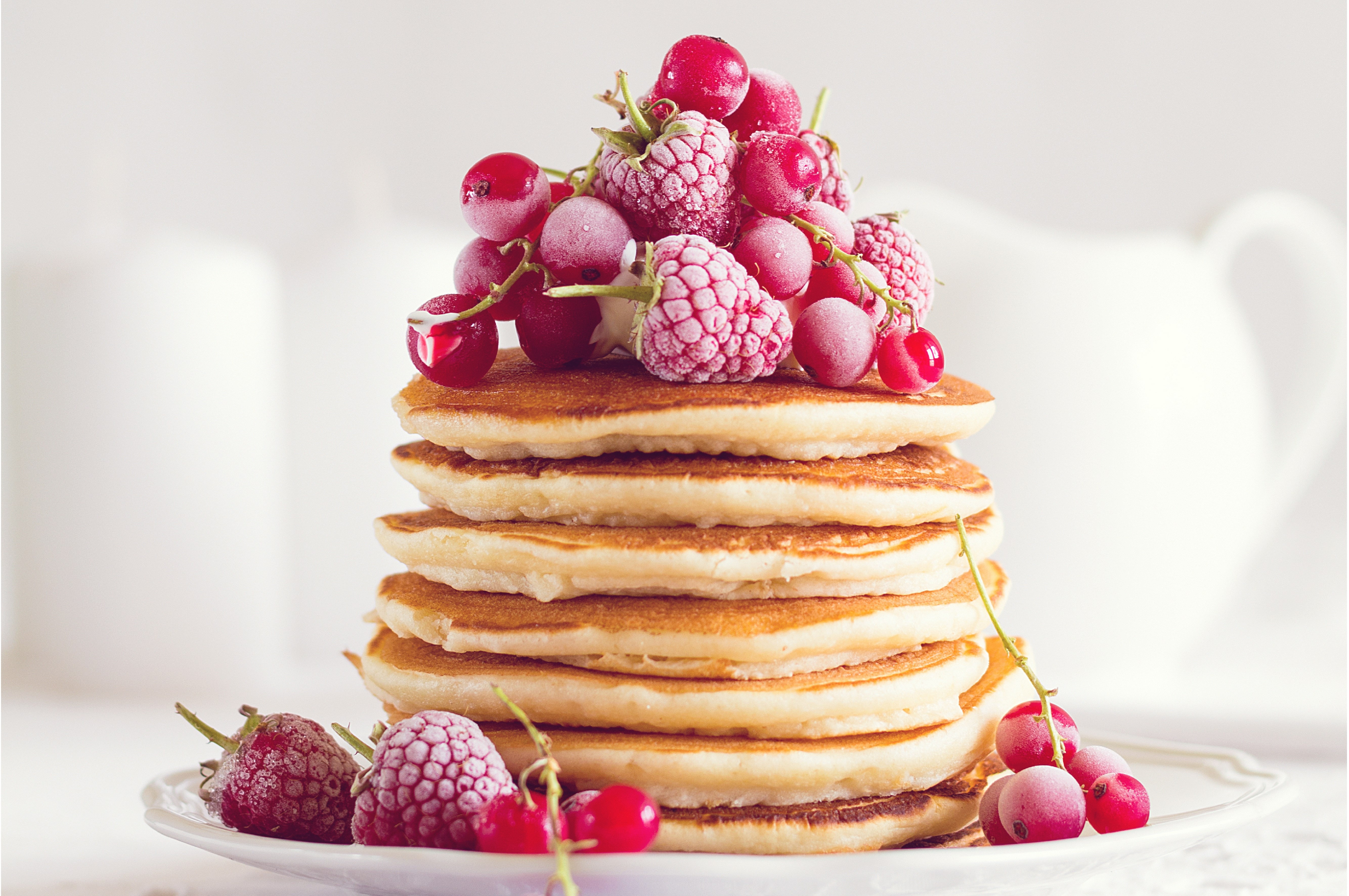 Pancakes with fresh berries 